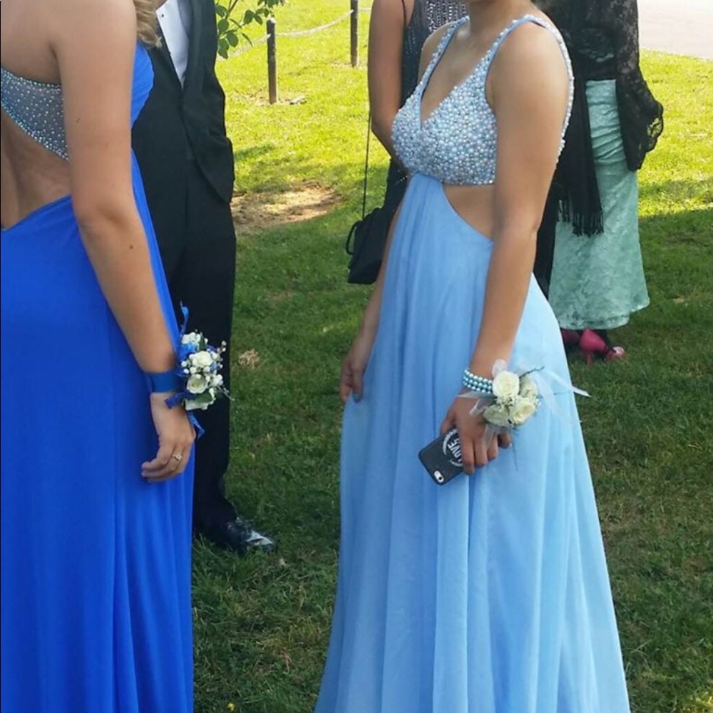 Prom Dress - Picture 2 of 5